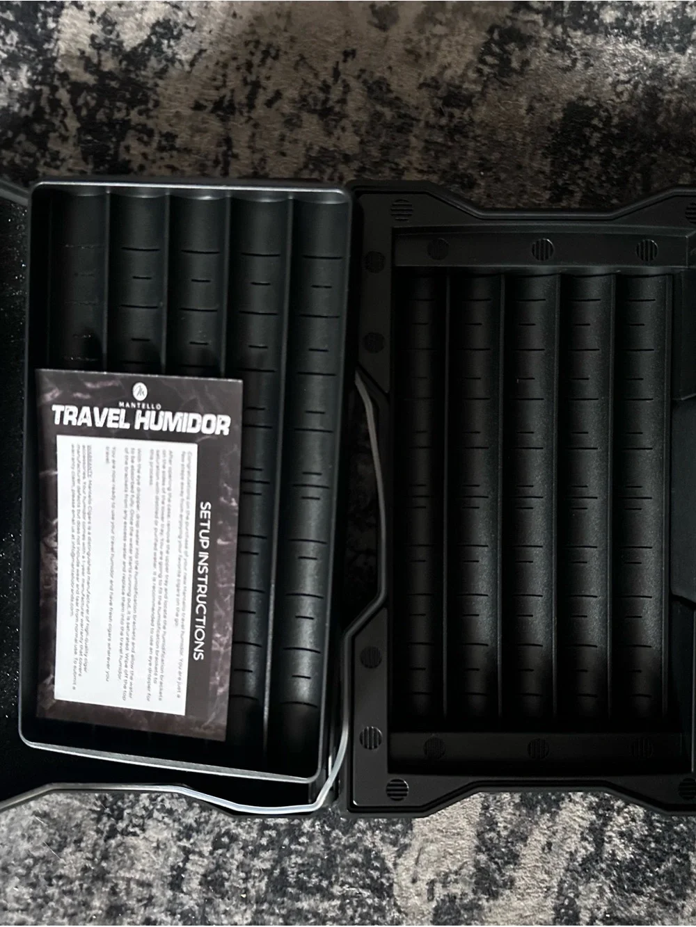 Mantello rugged travel